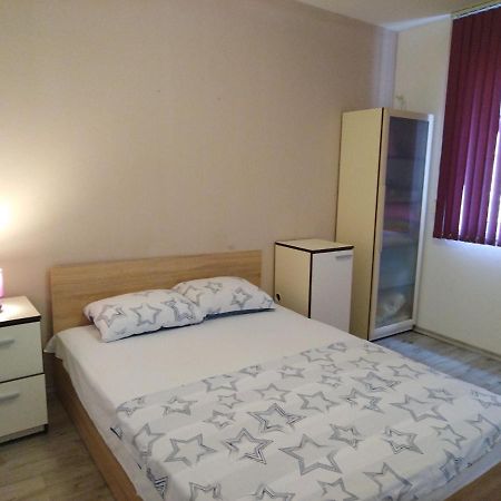 Cosy Central Apartment Varna Buitenkant foto
