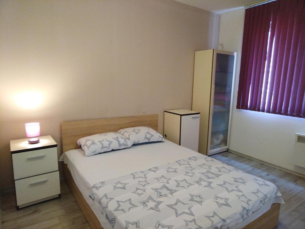 Cosy Central Apartment Varna Buitenkant foto